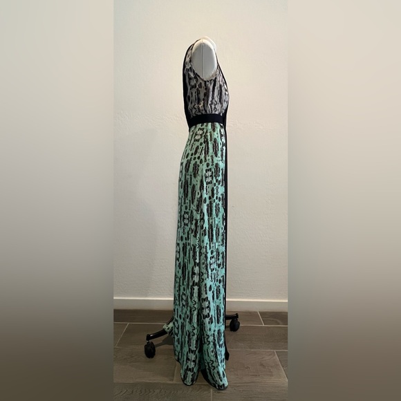 BCBG - Picture 3 of 3